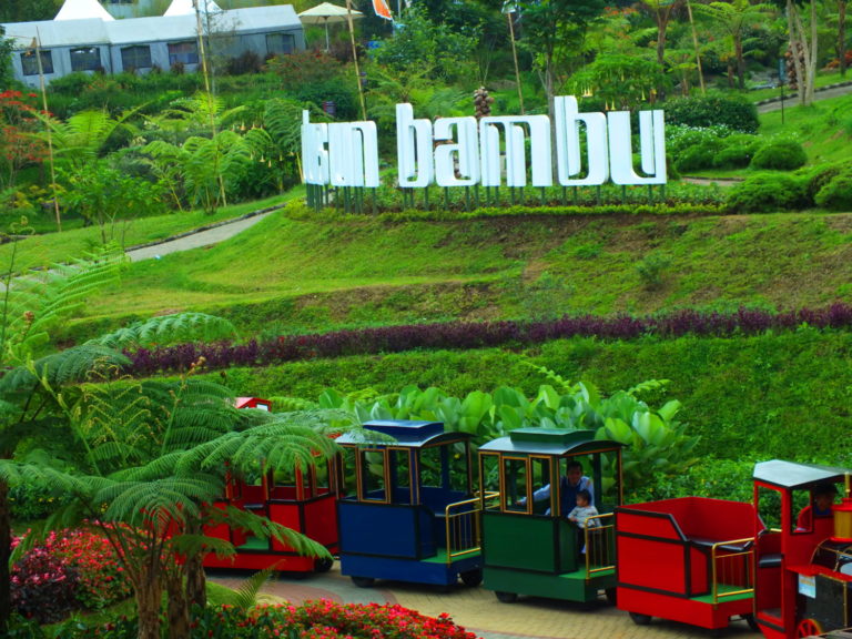 Lokasi Dan Harga Tiket Masuk Dusun Bambu Lembang Bandung, Serunya ...