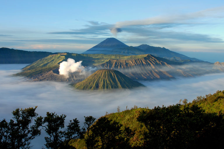 Lokasi 7 Tempat  Wisata  Alam di Indonesia Yang Pasti 