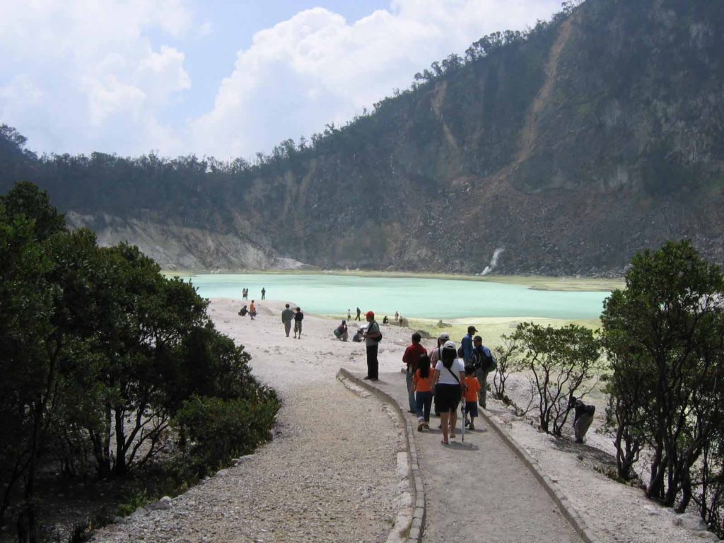 Harga Tiket Masuk Dan Lokasi Kawah Putih Ciwidey Tempat Wisata Di Jawa